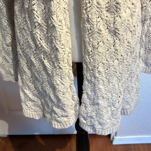 Leo & Nicole Cardigan - Picture 5 of 12